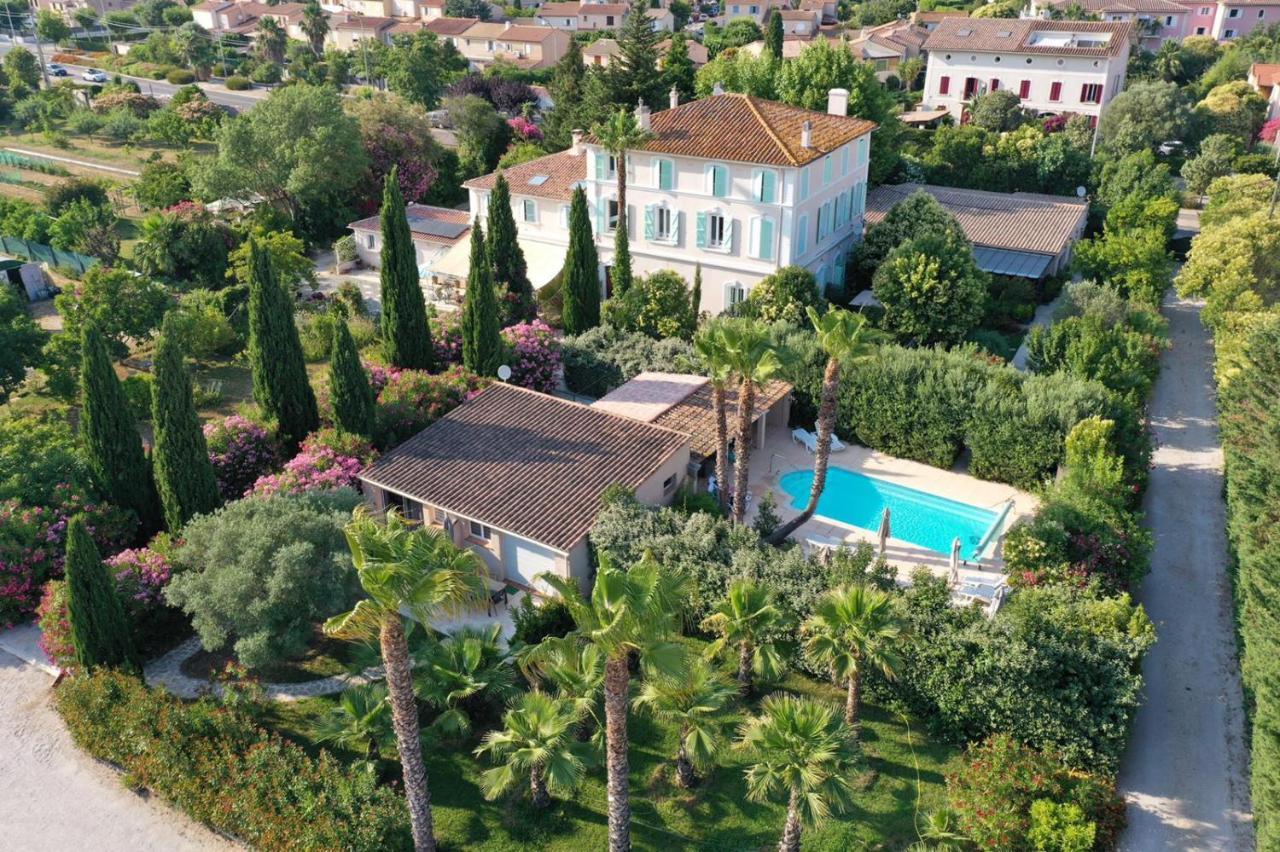 Domaine De L'Aufrene Bed & Breakfast Hyeres Ngoại thất bức ảnh