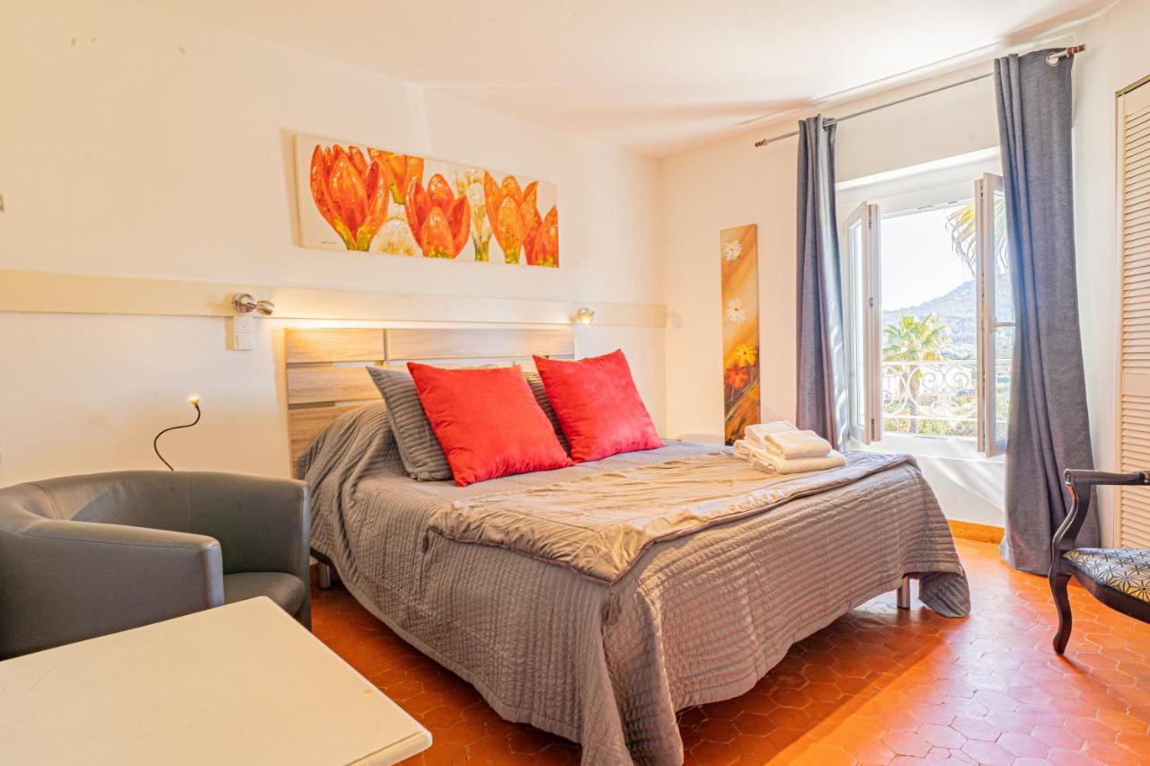 Domaine De L'Aufrene Bed & Breakfast Hyeres Ngoại thất bức ảnh