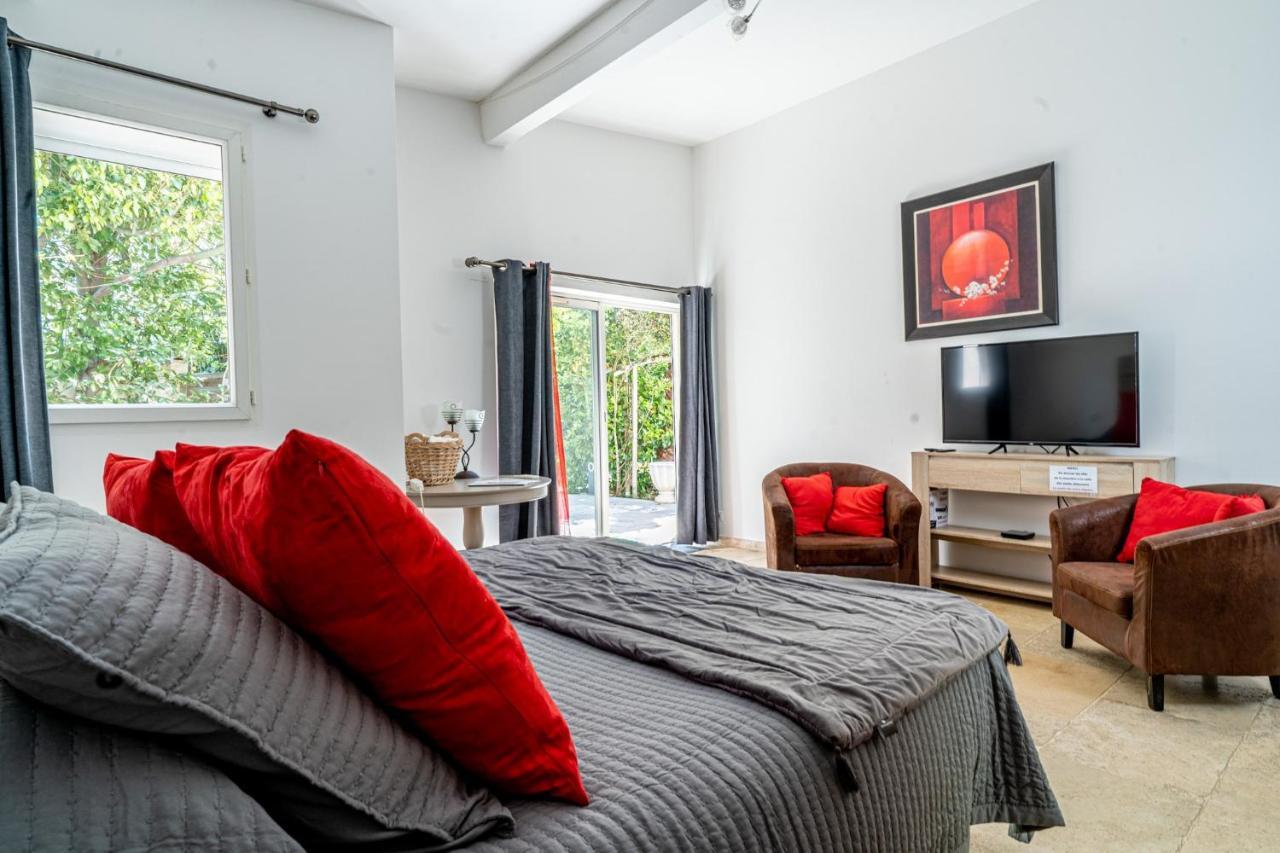Domaine De L'Aufrene Bed & Breakfast Hyeres Ngoại thất bức ảnh