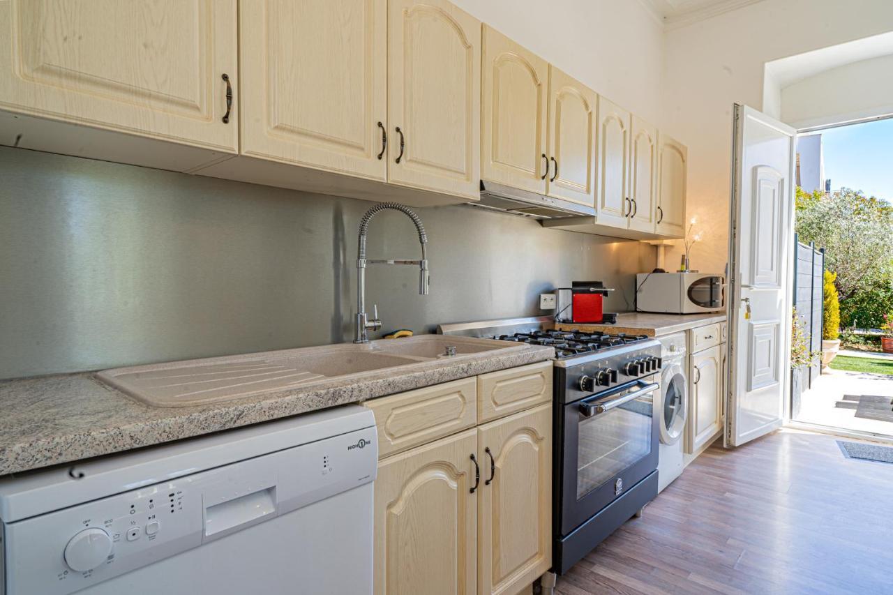 Domaine De L'Aufrene Bed & Breakfast Hyeres Ngoại thất bức ảnh