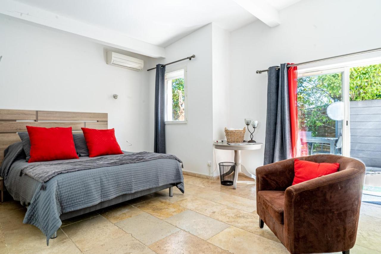 Domaine De L'Aufrene Bed & Breakfast Hyeres Ngoại thất bức ảnh