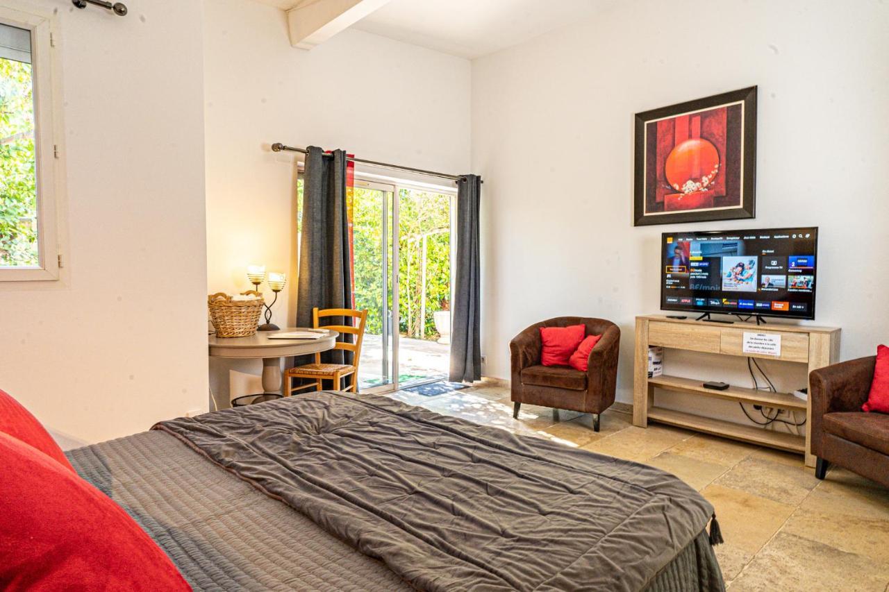 Domaine De L'Aufrene Bed & Breakfast Hyeres Ngoại thất bức ảnh